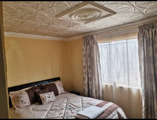 2 BEDROOM HOUSE FOR SALE IN TEKWANE